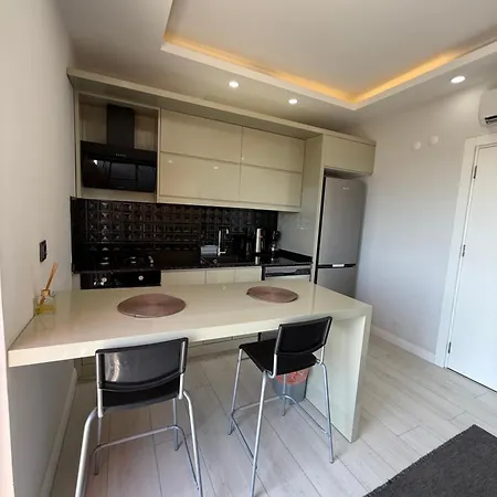 Apartament Havalimani Manzarali Lux *